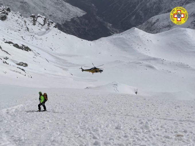 Aereo precipitato: procedono le operazioni di recupero, nessuna traccia del pilota