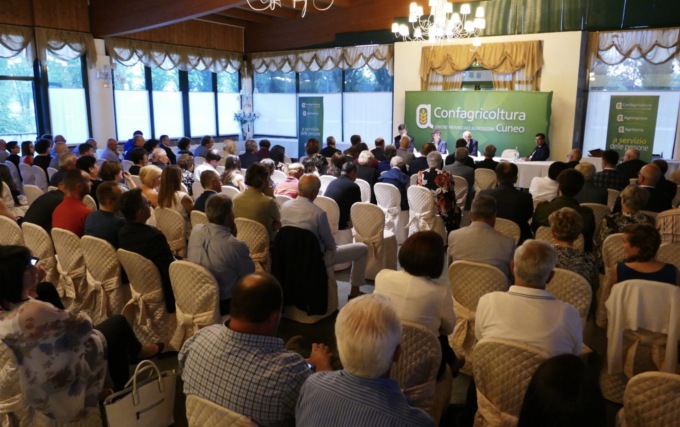 A Caramagna l’assemblea di Confagricoltura Cuneo con il presidente nazionale