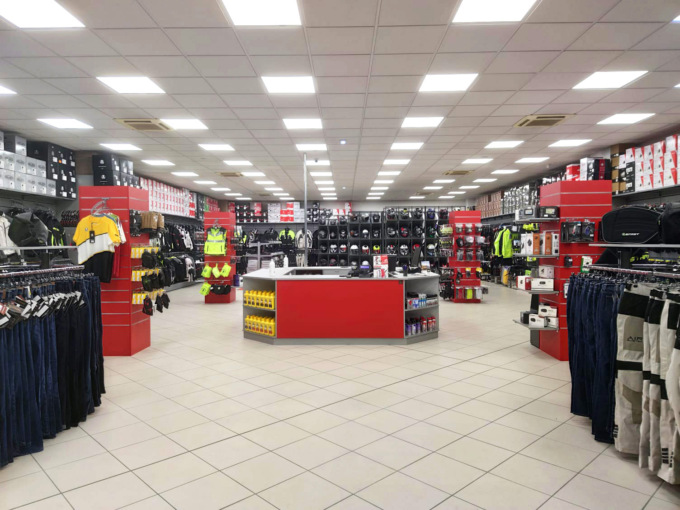 Motoabbigliamento.it: da oltre 15 anni il punto di riferimento in Italia per abbigliamento e accessori moto