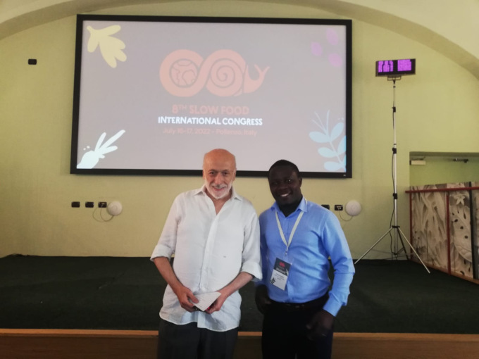 A Pollenzo durante l’8° congresso internazionale di Slow Food il cambio al vertice dell’associazione