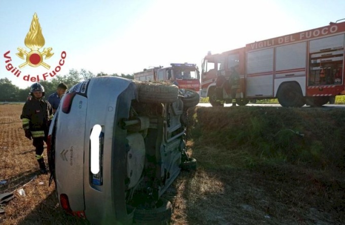 Auto si ribalta a Cavallermaggiore: conducente in ospedale