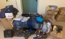 Sequestrati all'aeroporto di Levaldigi capi d'abbigliamento e accessori di lusso contraffatti