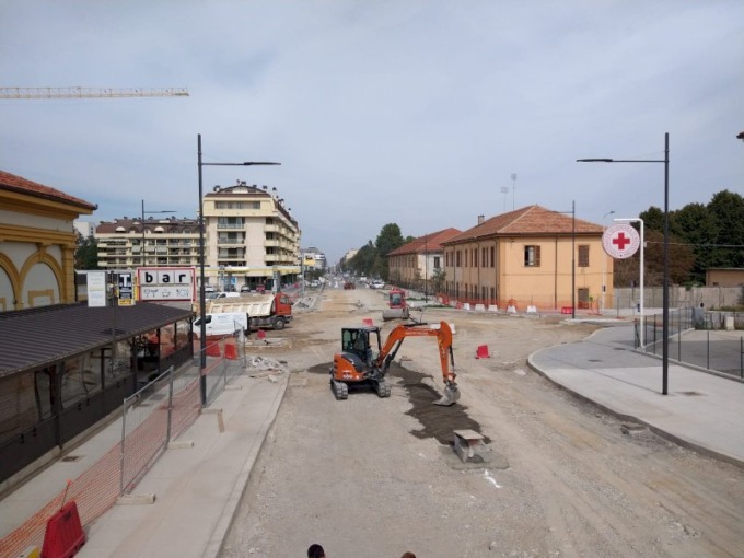 Proseguono i lavori di realizzazione della nuova rotonda in corso Francia