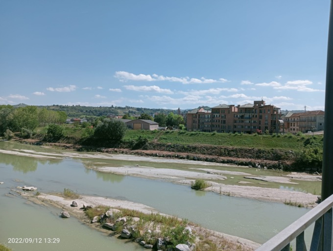 Alba, l’Aipo sta pulendo le difese spondali e l’alveo del fiume Tanaro