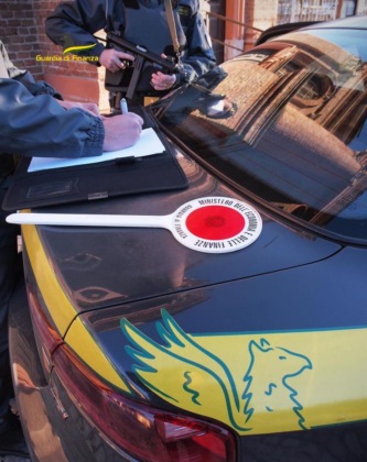 Maxi-frode fiscale, non pagano le tasse nel settore edile: sequestro di oltre 500 mila euro