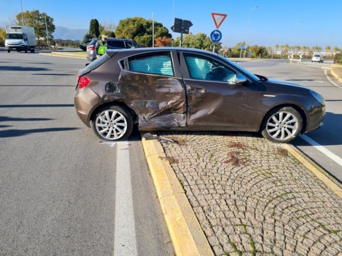 Tarantasca, un’Alfa Romeo Giulietta si è scontrata con un Suv Ssangyong: un ferito