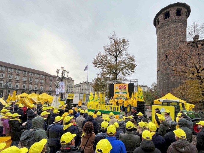Manifestazione a Torino di Coldiretti: “Siamo alla frutta. Il lavoro va pagato”