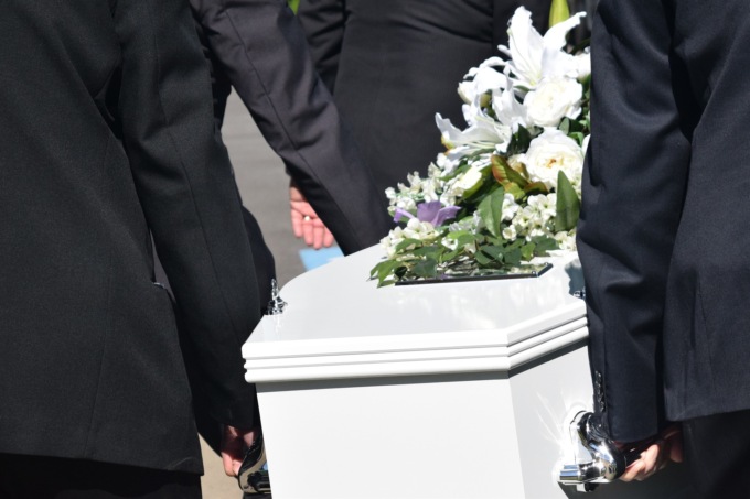 Arrestato al funerale di un parente: era ricercato per diversi furti in abitazione