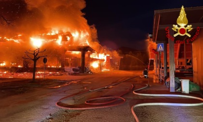 Incendio in un capannone a Caraglio: nessun ferito