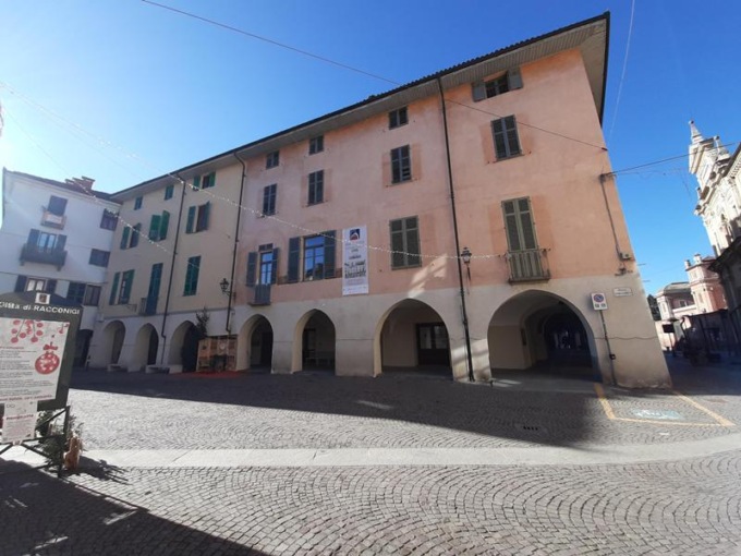 Alla Pinacoteca civica Levis Sismonda di Racconigi si terrà il finissage della mostra “Emersioni trascendenti”