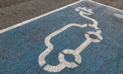 Parcheggi blu a Bra: nuove regole per le auto più ecologiche