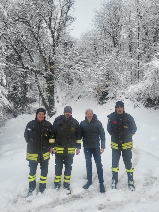 L’intervento dei Vigili del Fuoco volontari di Venasca sulla strada per Bricco e Peralba