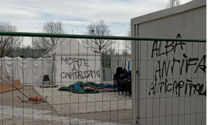 Atti vandalici, scritte contro il capitalismo al Parco Tanaro di Alba