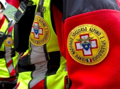Escursionista cerca di fare una foto e scivola in uno dei soffioni di Gaiola