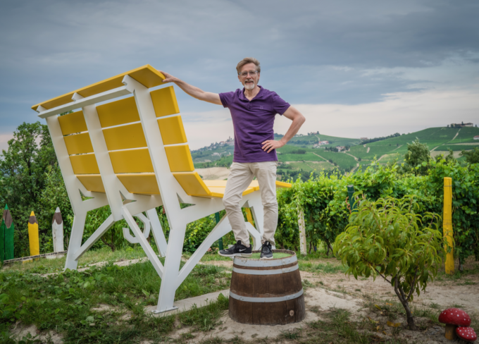 A Dogliani il primo festival delle panchine giganti