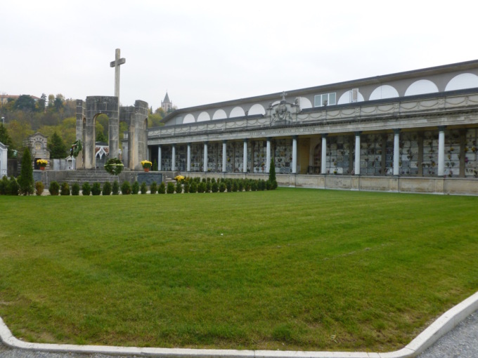 Contro il furto di fiori e piante: nuove telecamere di videosorveglianza nei cimiteri