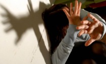 Minorenne molestata alla fermata dell'autobus: fermato un 24enne