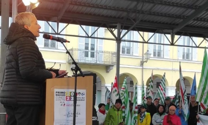 Un 1° maggio sotto la pioggia a Cuneo