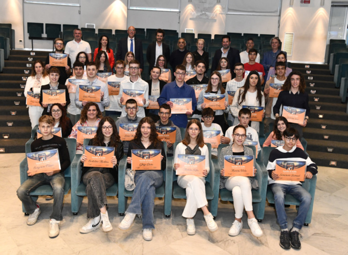 La Cassa Edile cuneese ha consegnato sussidi di studio per 32mila euro a 101 studenti