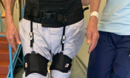 Bioingegneria nella riabilitazione: a Cuneo utilizzato l’esoscheletro indossabile più leggero al mondo