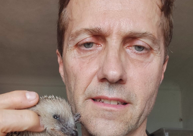 Massimo Vacchetta, il veterinario de La Ninna, non ha più la sua “ambulanza” per raccogliere i ricci in pericolo