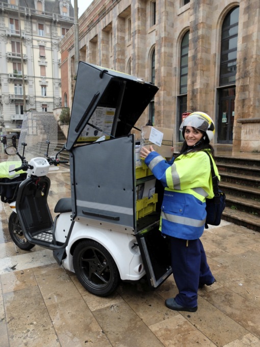 Poste Italiane, al via le assunzioni di nuovi portalettere