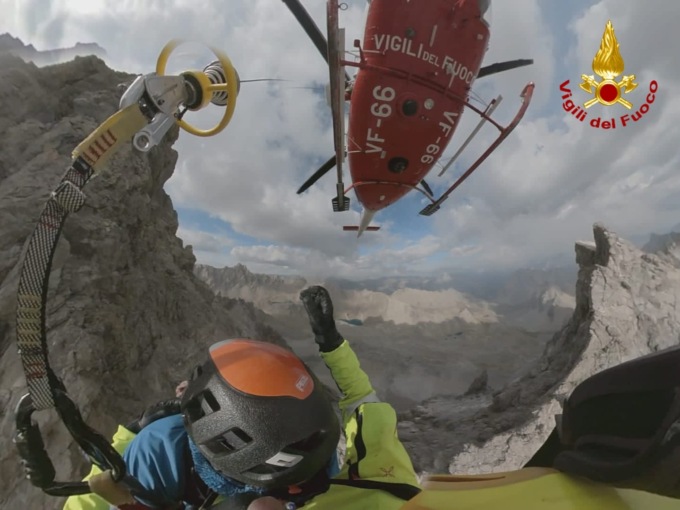Recuperati i due alpinisti bloccati in cordata oltre bivacco Barenghi