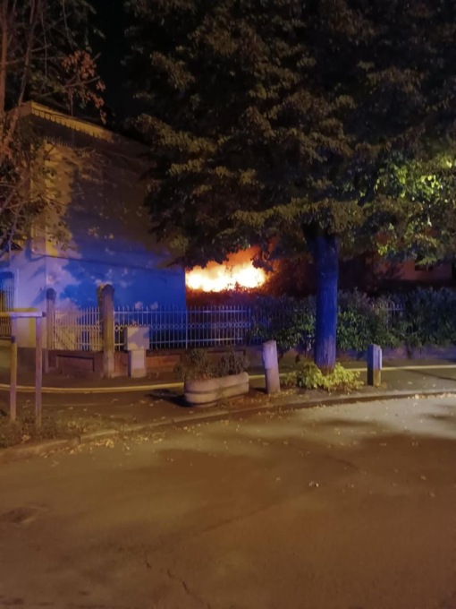 Bra, dà fuoco a due box in una casa e viene arrestato