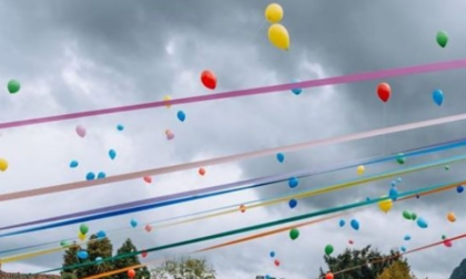 Cuneo dice "stop" all'uso smodato di palloncini a elio e lanterne cinesi