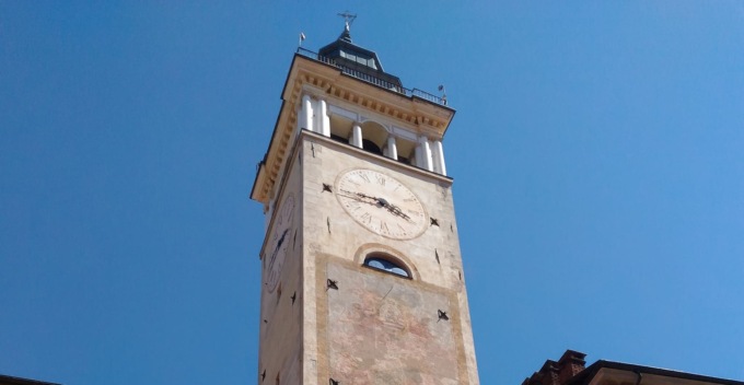 Martedì 3 ottobre la torre civica si colora di arancione: ecco perché