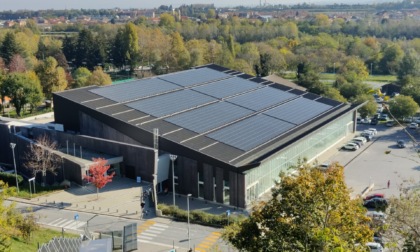 Stadio del nuoto di Cuneo: inaugurato l’impianto fotovoltaico che riduce i consumi