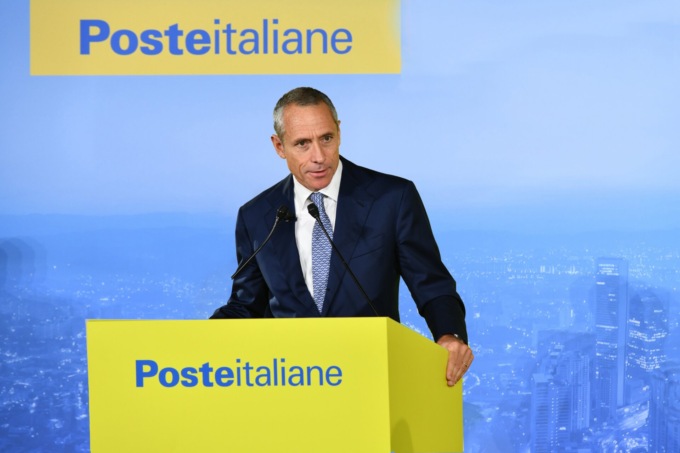 Poste Italiane: nel 2023 ricavi a 12 miliardi, utile 1,9 miliardi (+22,1% rispetto al 2022)