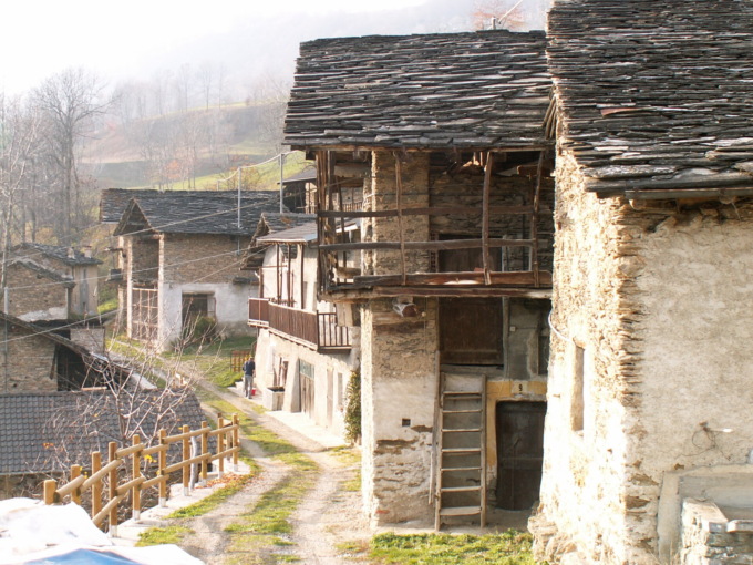 Si selezionano tre artisti per valorizzare ed esaltare l’identità della Valle Grana
