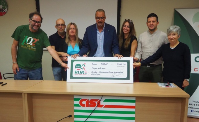 Cisl Cuneo dona 5mila euro alla Caritas per creare delle “borse lavoro”
