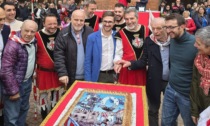 Celebrati i 50 anni degli Sbandieratori e Musici della Città di Alba