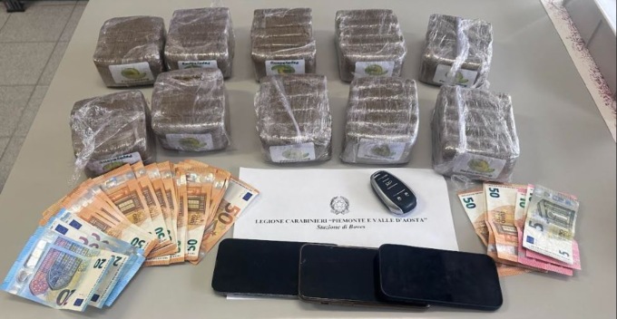 Boves: beccati con 5 chili di hashish nel bagagliaio