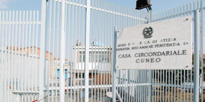 Cuneo, violenza e disordini al carcere “Cerialdo”: feriti due agenti