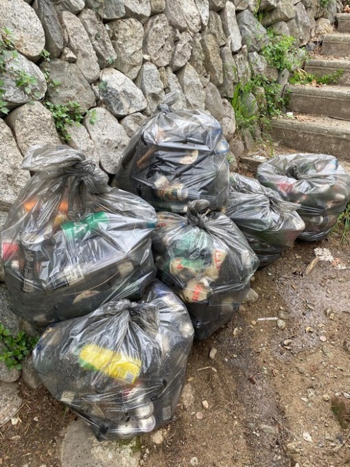 Lotta all’inciviltà: rimossi gli ultimi rifiuti dalla ripa di corso Marcon