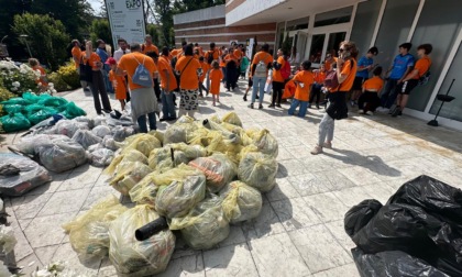 Spazzamondo ad Alba: oltre 200 chili di rifiuti raccolti grazie a 450 volontari