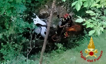 Ritrovata viva la donna dispersa in Valle Grana: era finita con l'auto in una scarpata