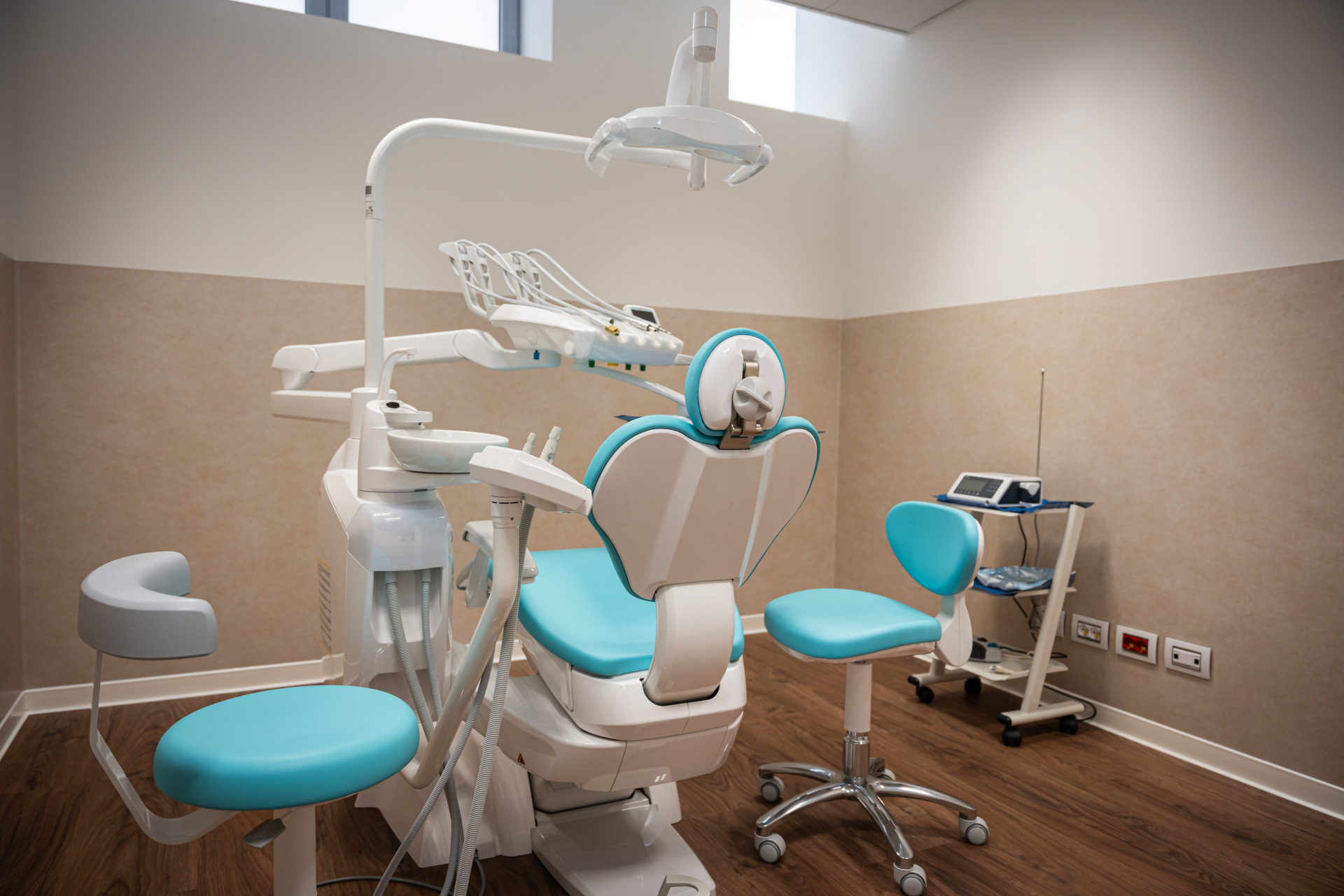 70471864_4_riunito di odontoiatria