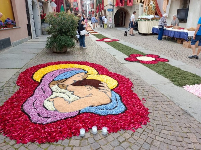 Cuneo si prepara alla solenne processione della Madonna del Carmine e all’Infiorata