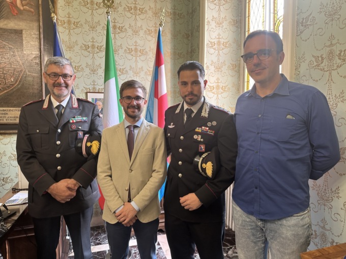Distrutte alcune vetrine dei negozi nel centro storico