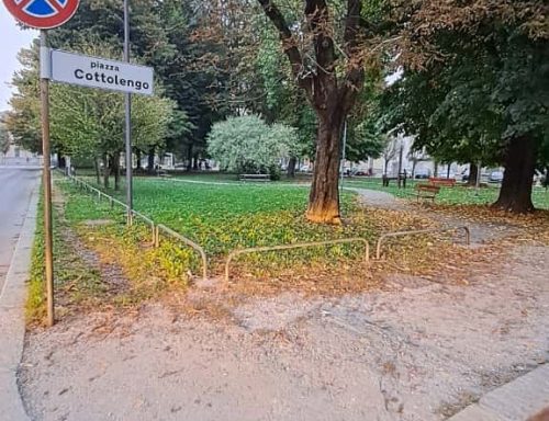 Parte la sistemazione dei marciapiedi in piazza Cottolengo