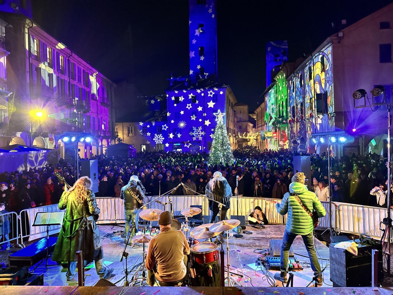 Alba: la città dà il benvenuto al nuovo anno con il tradizionale Capodanno in piazza