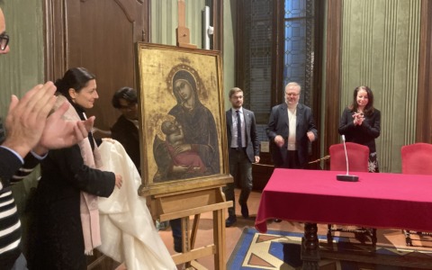 Alba accoglie il “Madonna che allatta il Bambino” di Barnaba da Modena: “Dipinto straordinario”