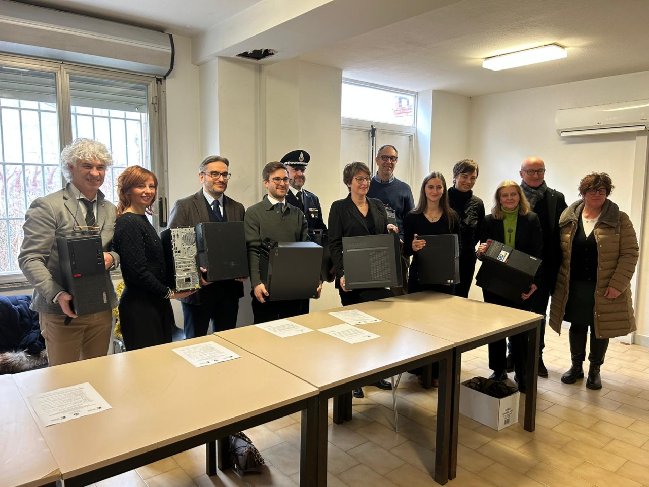 Alba: 12 personal computer per la Casa di Reclusione Montalto