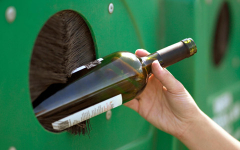 Nel centro storico cambia la raccolta del vetro. Addio al “porta a porta”