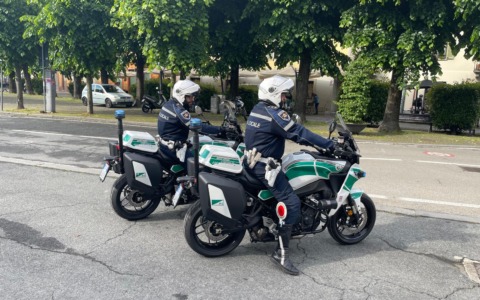 Ciclista investito a Bra: identificati conducente e passeggero in fuga