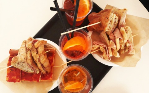 Serate tra amici: idee semplici per un aperitivo fatto in casa